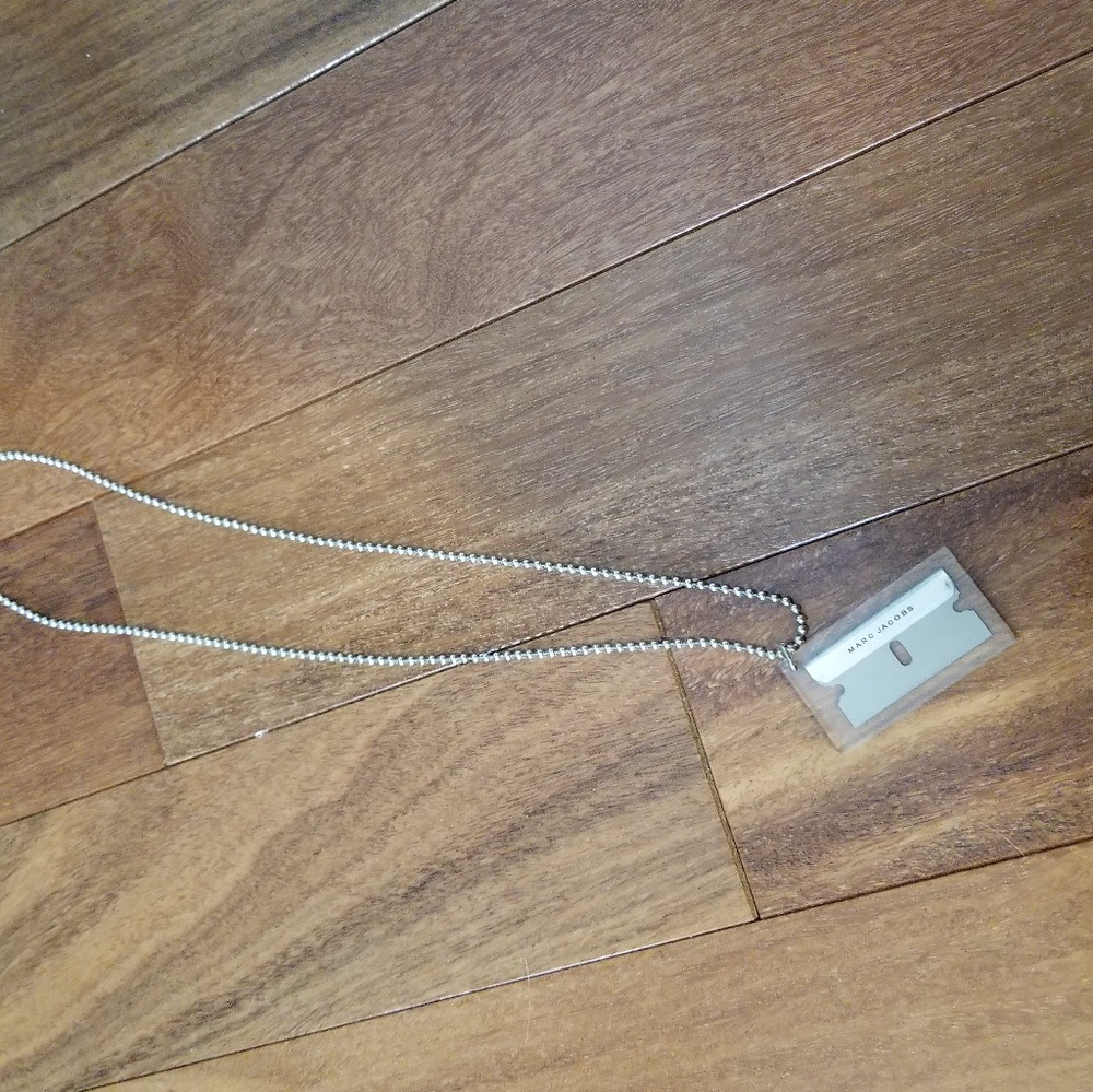 Marc Jacobs  chain